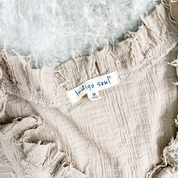 Indigo Soul Neutral Tan Raw Hem Peasant Top Size Medium - Picture 5 of 7